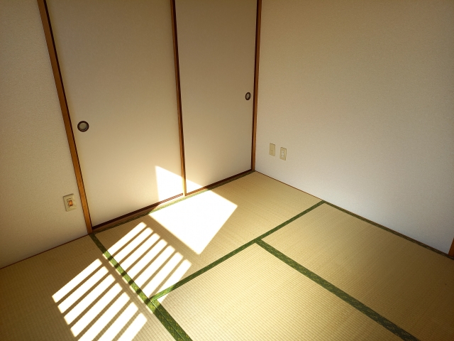 襖の張替えDIYは、道具を揃えて正しい手順で進めれば、初心者でも挑戦できる魅力的な作業です